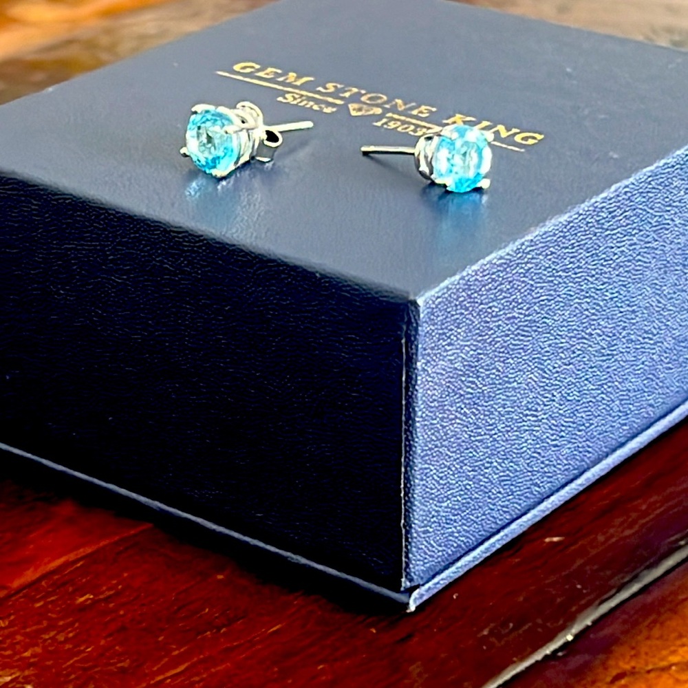 STUD EARRINGS - Picture 4 of 5